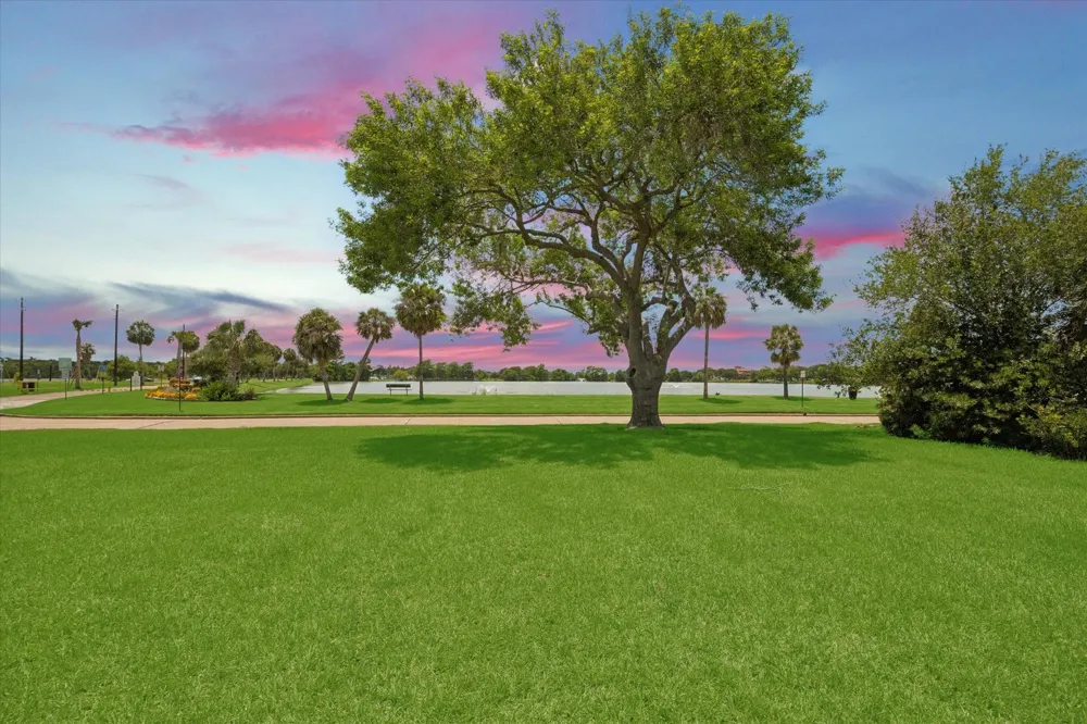 18743 Martinique Drive Nassau Bay, TX 77058