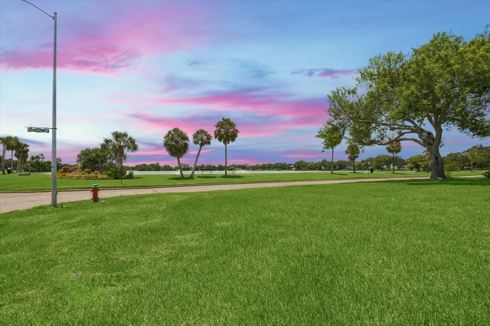 18743 Martinique Drive Nassau Bay, TX 77058