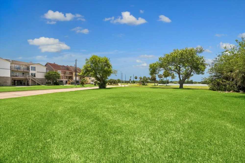 18743 Martinique Drive Nassau Bay, TX 77058