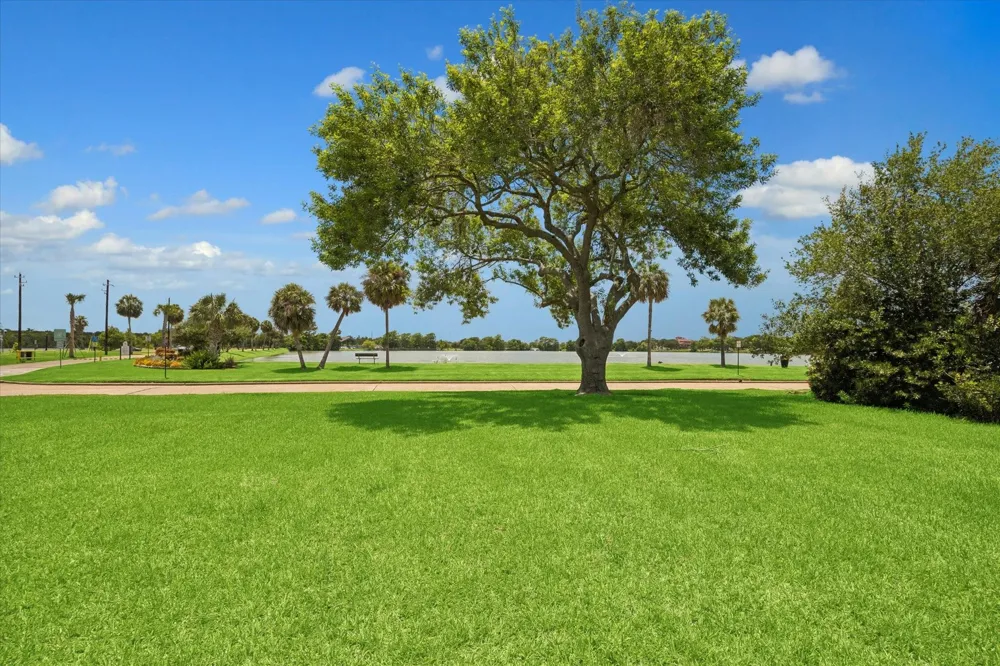 18743 Martinique Drive Nassau Bay, TX 77058