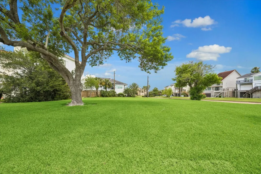 18743 Martinique Drive Nassau Bay, TX 77058