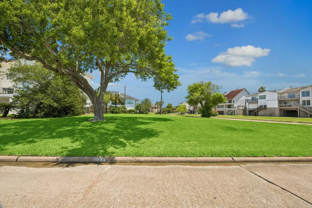 18743 Martinique Drive Nassau Bay, TX 77058