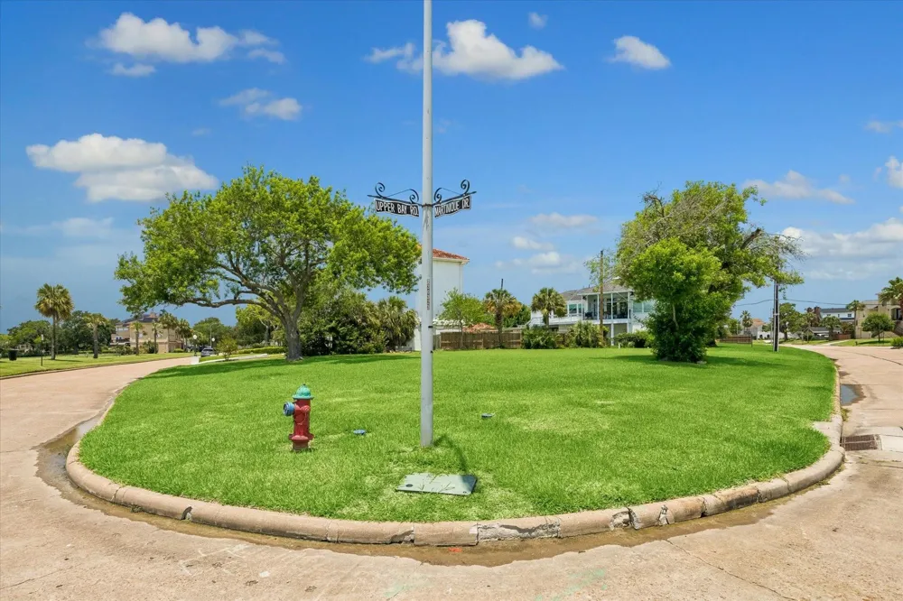 18743 Martinique Drive Nassau Bay, TX 77058