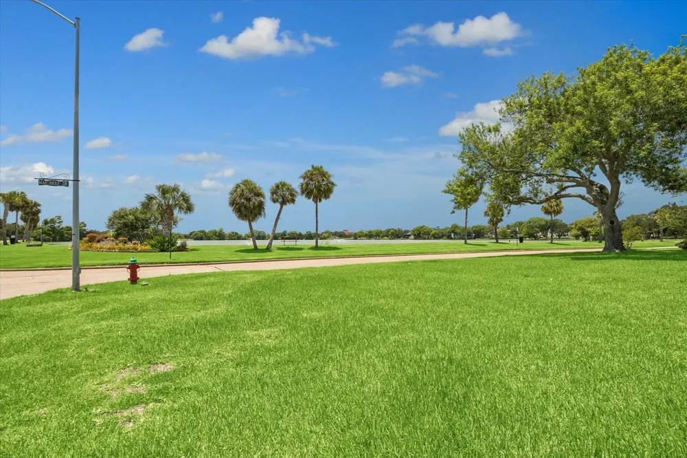 18743 Martinique Drive Nassau Bay, TX 77058