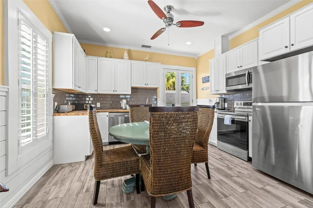 201 E Oaks Avenue Port Aransas, TX 78373