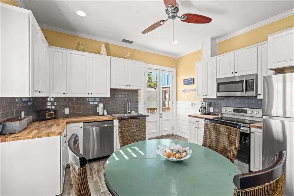 201 E Oaks Avenue Port Aransas, TX 78373