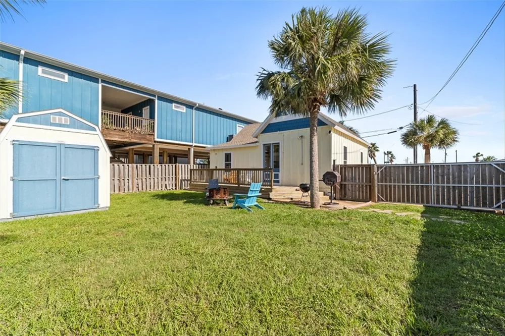 201 E Oaks Avenue Port Aransas, TX 78373