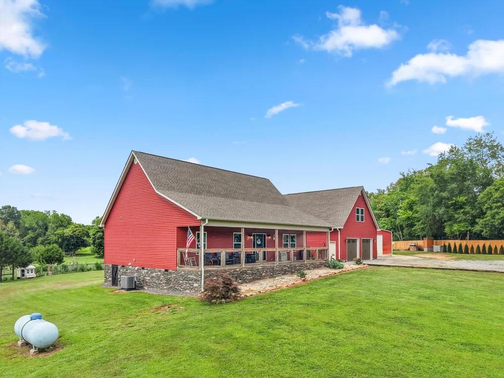 11869 E Valley Road Dunlap, TN 37327