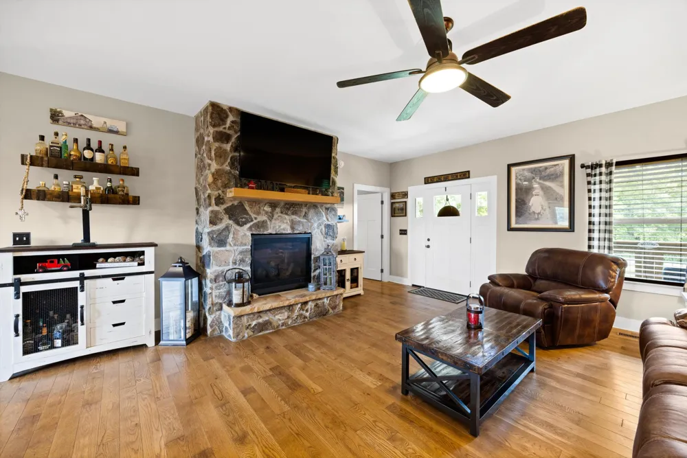 11869 E Valley Road Dunlap, TN 37327