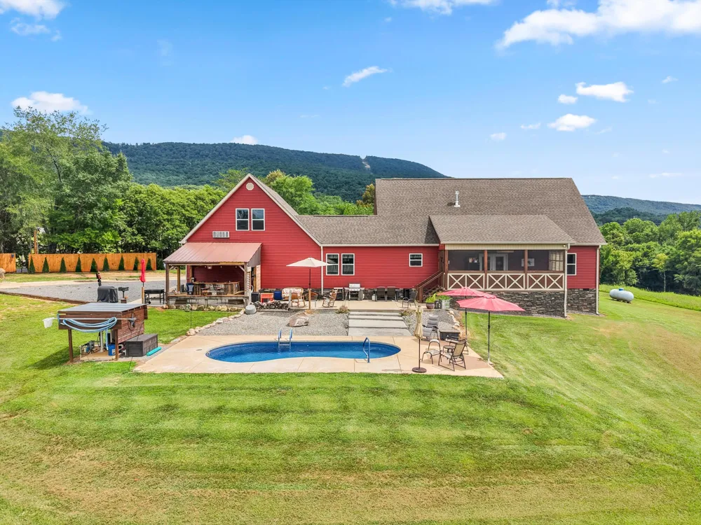 11869 E Valley Road Dunlap, TN 37327