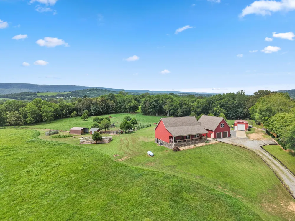 11869 E Valley Road Dunlap, TN 37327