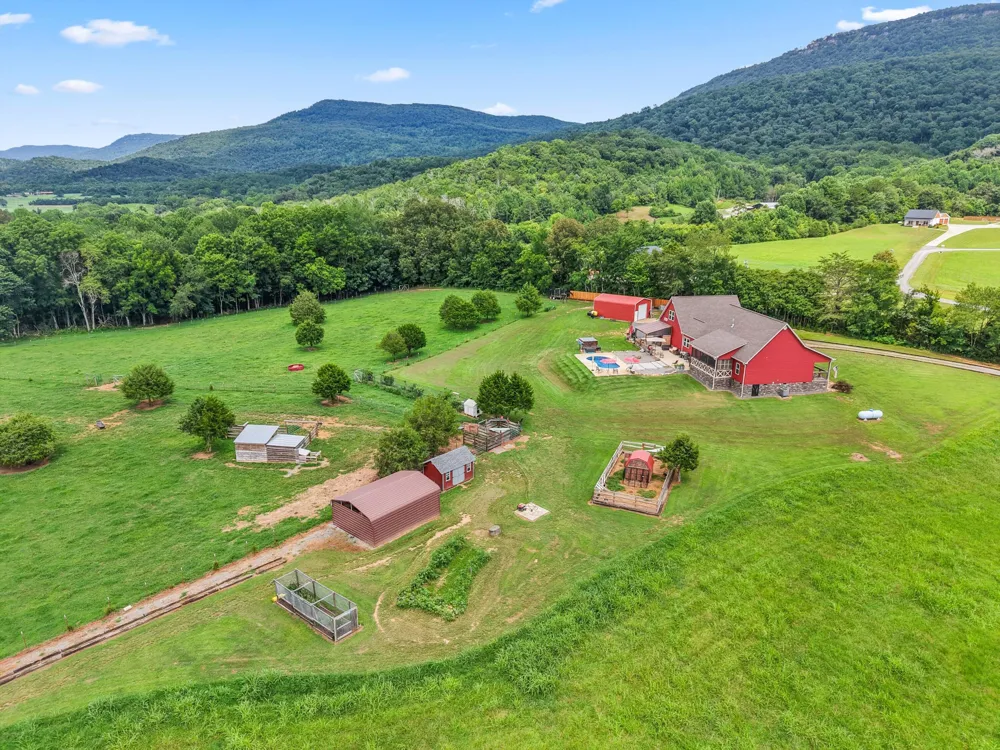 11869 E Valley Road Dunlap, TN 37327