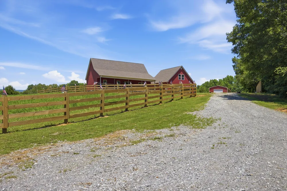 11869 E Valley Road Dunlap, TN 37327