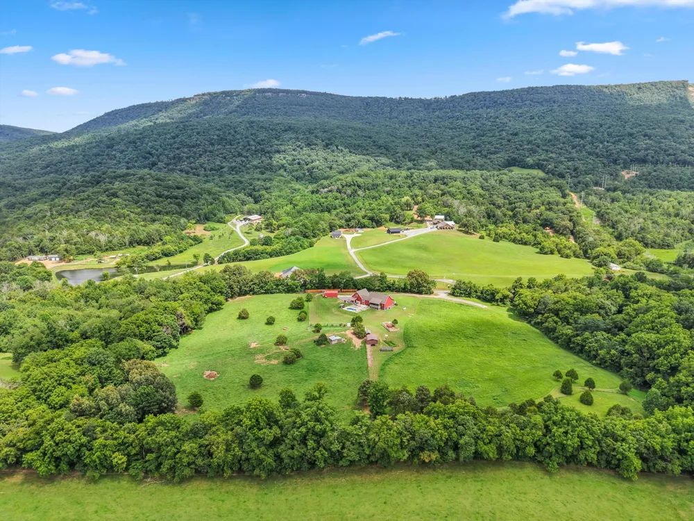 11869 E Valley Road Dunlap, TN 37327