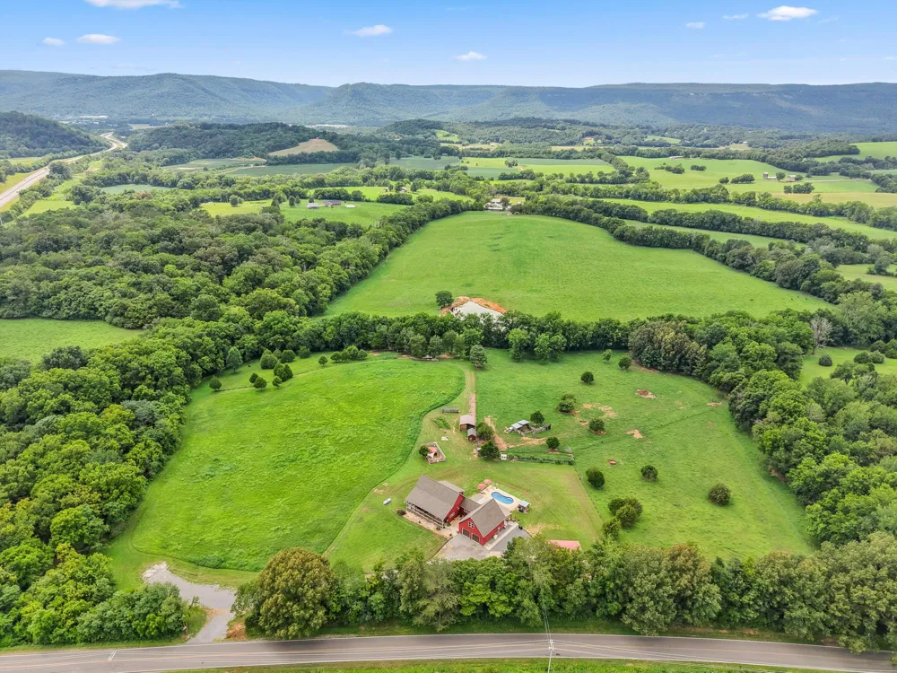 11869 E Valley Road Dunlap, TN 37327