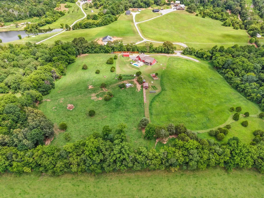 11869 E Valley Road Dunlap, TN 37327