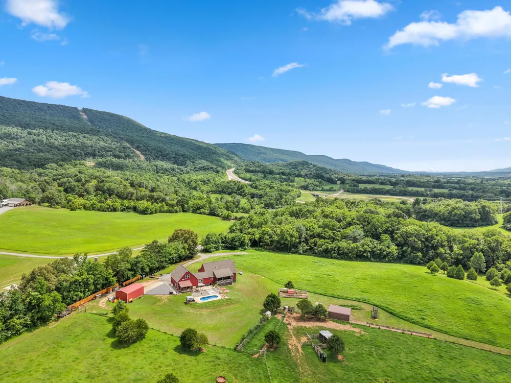 11869 E Valley Road Dunlap, TN 37327
