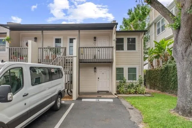 527 S LINCOLN AVENUE #A208 Tampa, FL 33609
