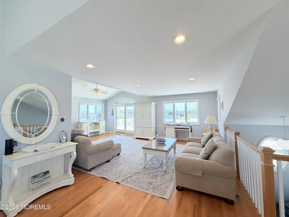 212 Barnegat Avenue Surf City, NJ 08008
