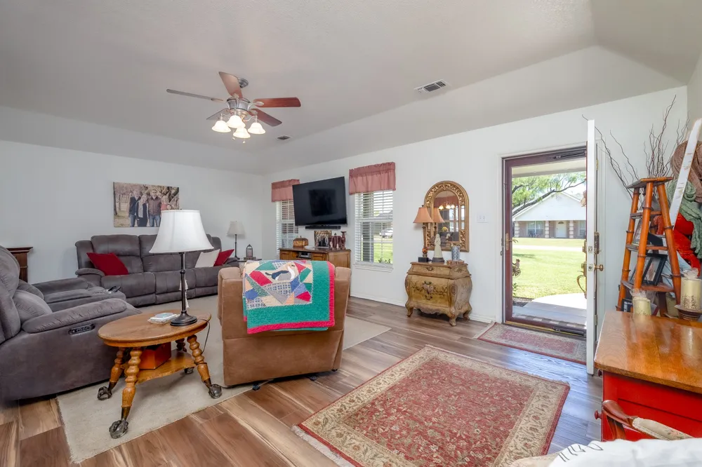 1113 Devin Drive Clyde, TX 79510