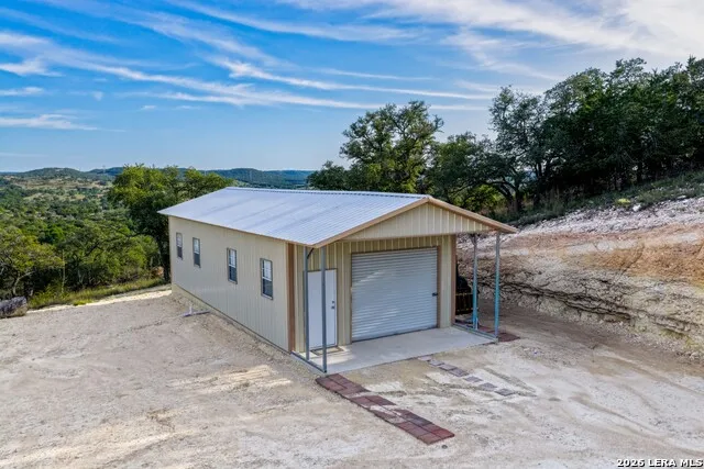 FAR HILLS RANCH 152 Jungfrau Hill Rd. Comfort, TX 78013