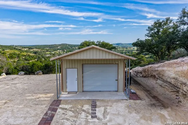 FAR HILLS RANCH 152 Jungfrau Hill Rd. Comfort, TX 78013