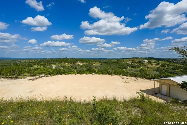 FAR HILLS RANCH 152 Jungfrau Hill Rd. Comfort, TX 78013