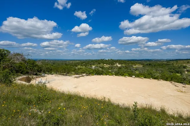 FAR HILLS RANCH 152 Jungfrau Hill Rd. Comfort, TX 78013