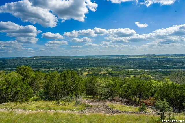 FAR HILLS RANCH 152 Jungfrau Hill Rd. Comfort, TX 78013