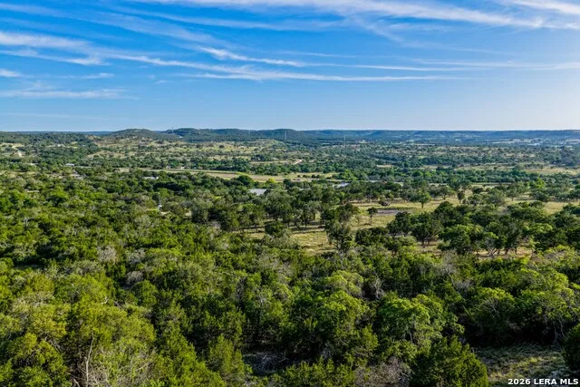 FAR HILLS RANCH 152 Jungfrau Hill Rd. Comfort, TX 78013