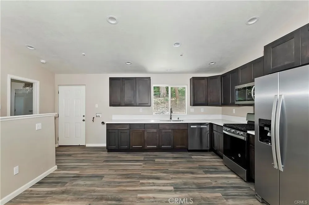 23511 Lake Dr Crestline, CA 92325