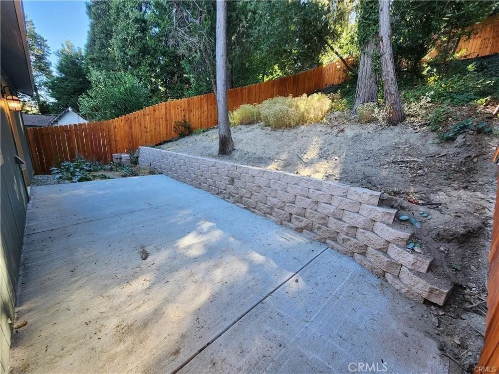 23511 Lake Dr Crestline, CA 92325