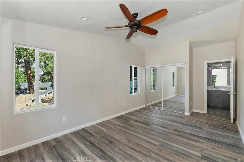 23511 Lake Dr Crestline, CA 92325