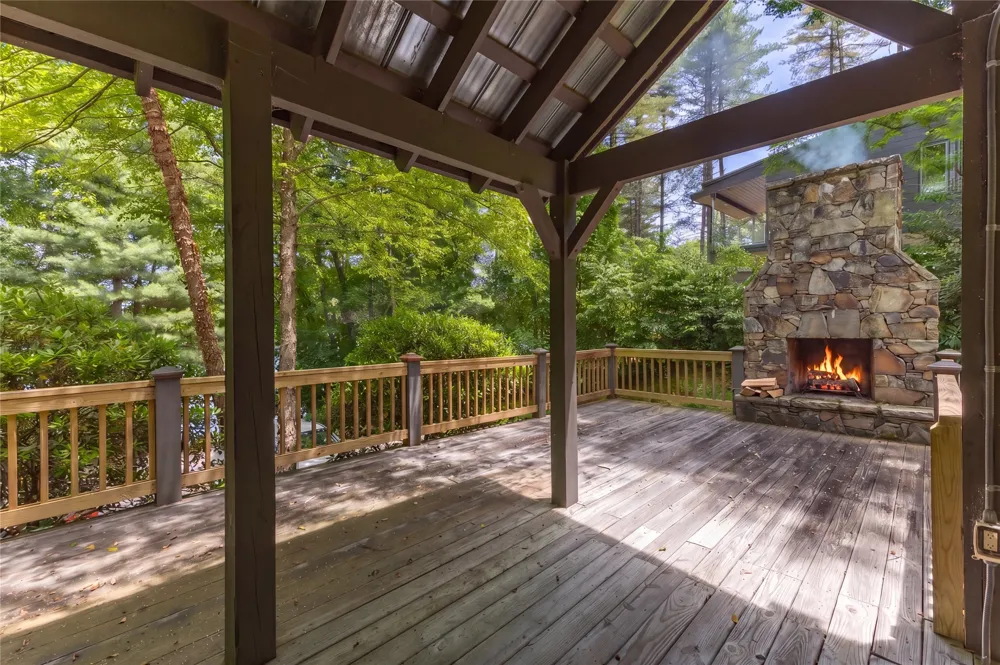 33 Summer Hill Road Cullowhee, NC 28723