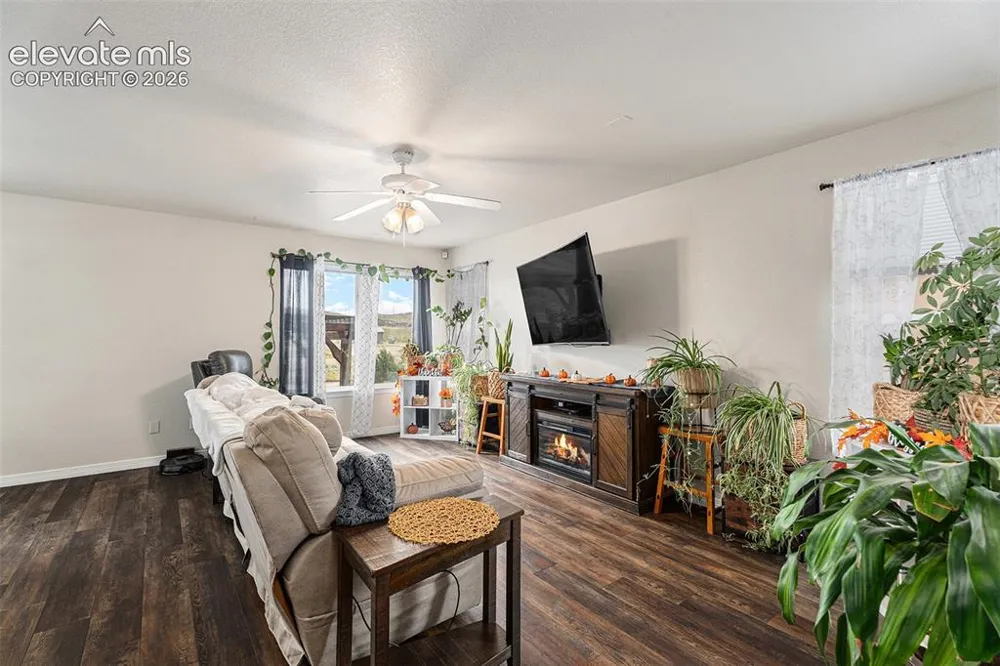618 Cowboy Way Canon City, CO 81212