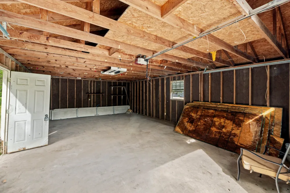 205 Skycrest Drive Martindale, TX 78655