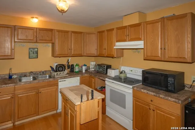 447 Blesssing Lane Utopia, TX 78884