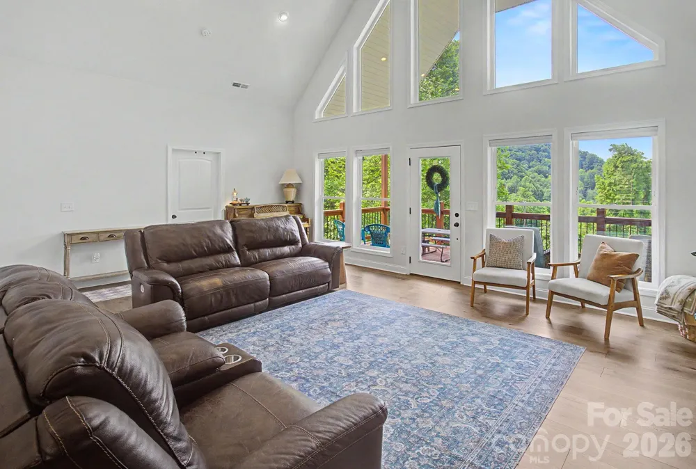 300 Green Meadow Lane Mars Hill, NC 28754
