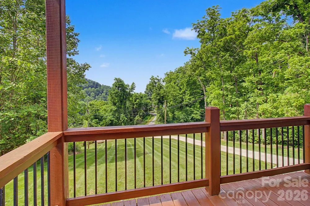 300 Green Meadow Lane Mars Hill, NC 28754