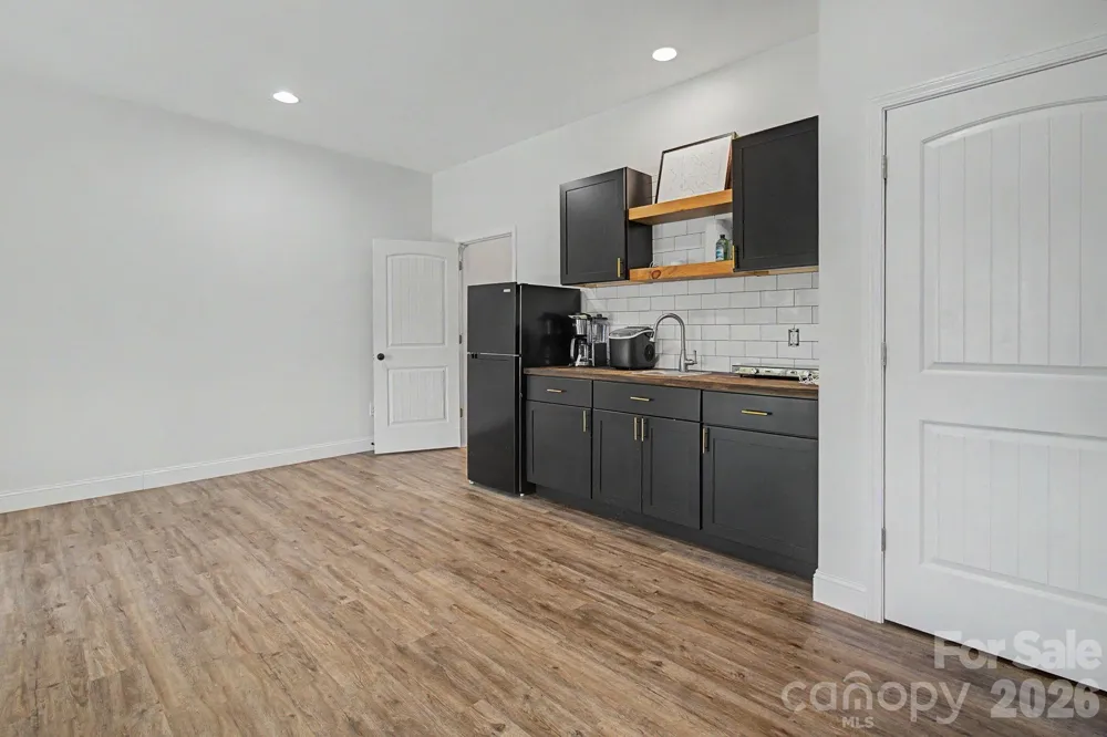 300 Green Meadow Lane Mars Hill, NC 28754