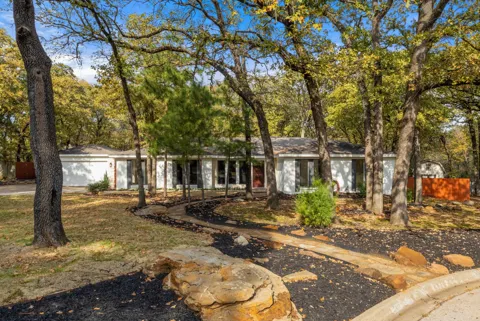 504 Chisolm Court