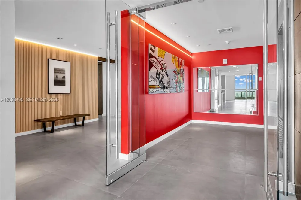 900 Biscayne Blvd #PH6205 Miami, FL 33132
