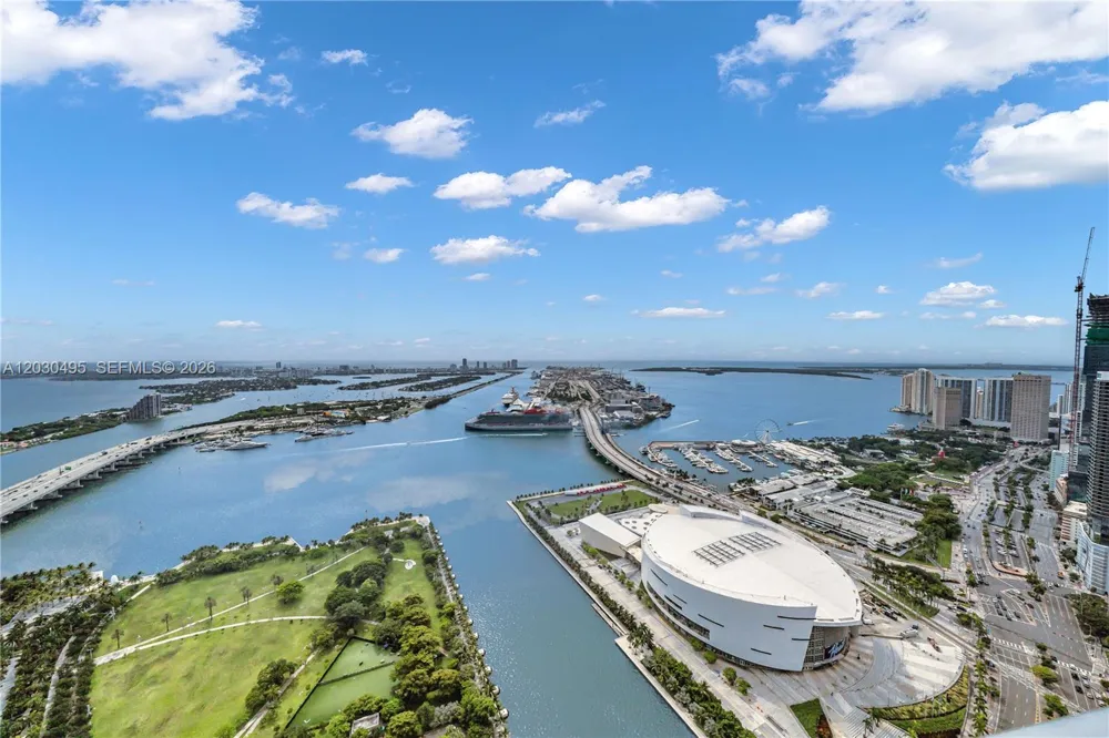 900 Biscayne Blvd #PH6205 Miami, FL 33132