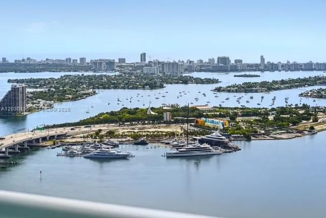 900 Biscayne Blvd #PH6205 Miami, FL 33132