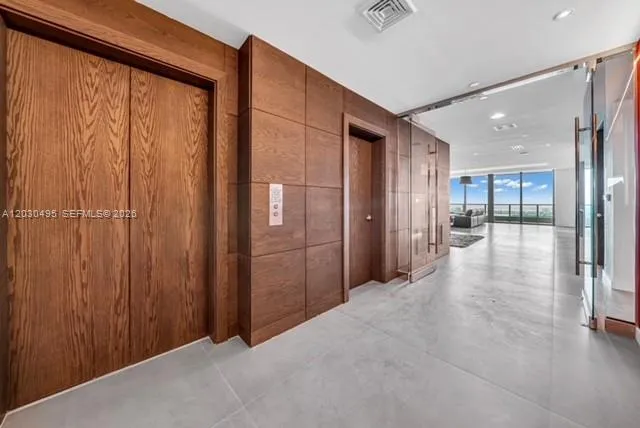 900 Biscayne Blvd #PH6205 Miami, FL 33132
