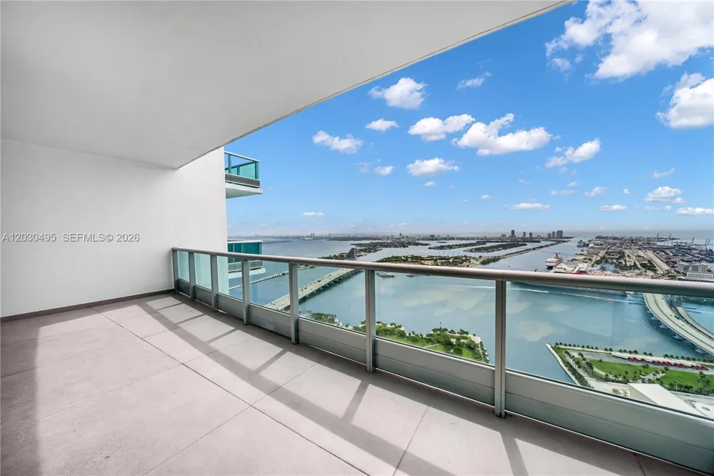 900 Biscayne Blvd #PH6205 Miami, FL 33132