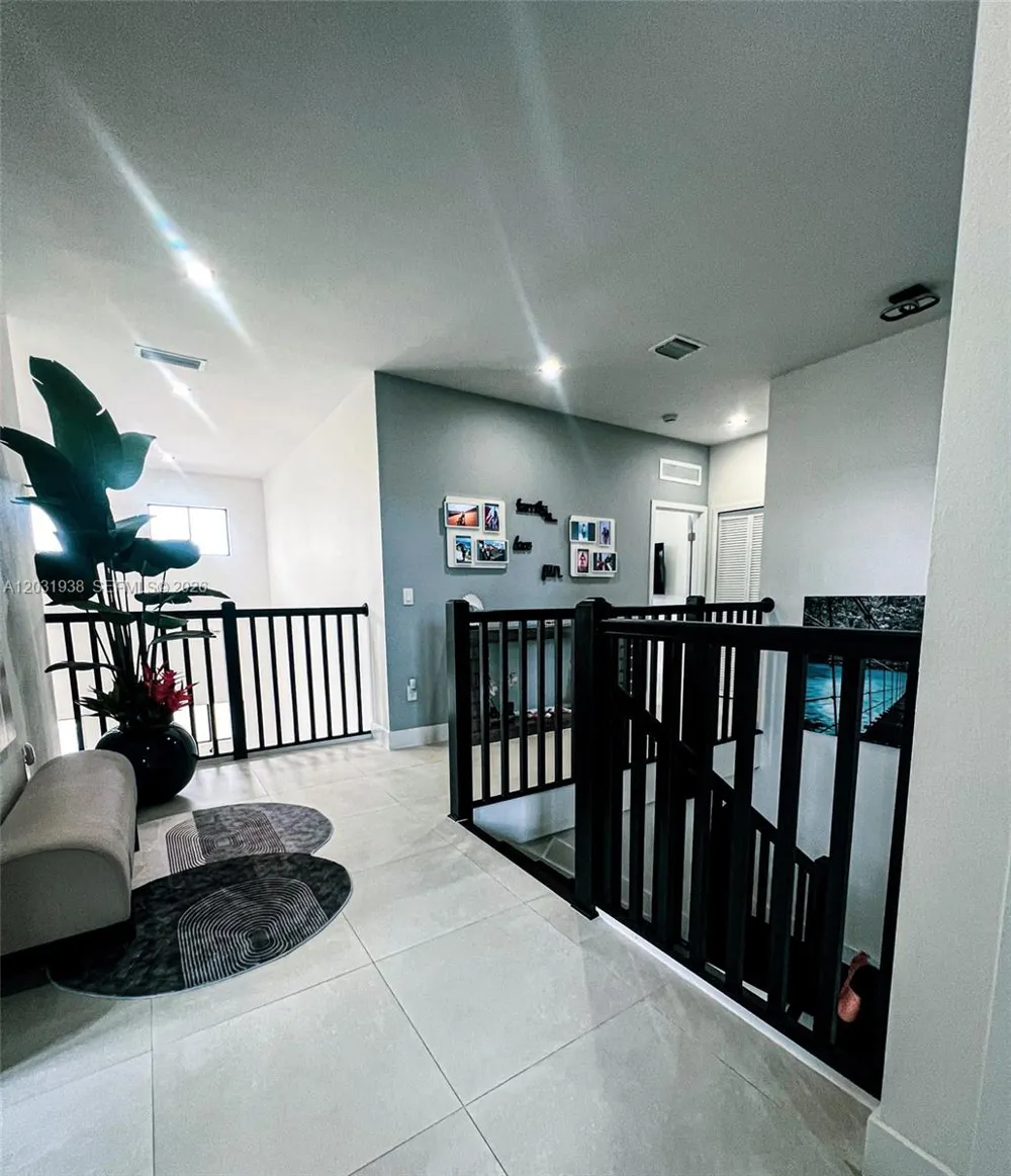 14405 SW 13th Ter Miami, FL 33184