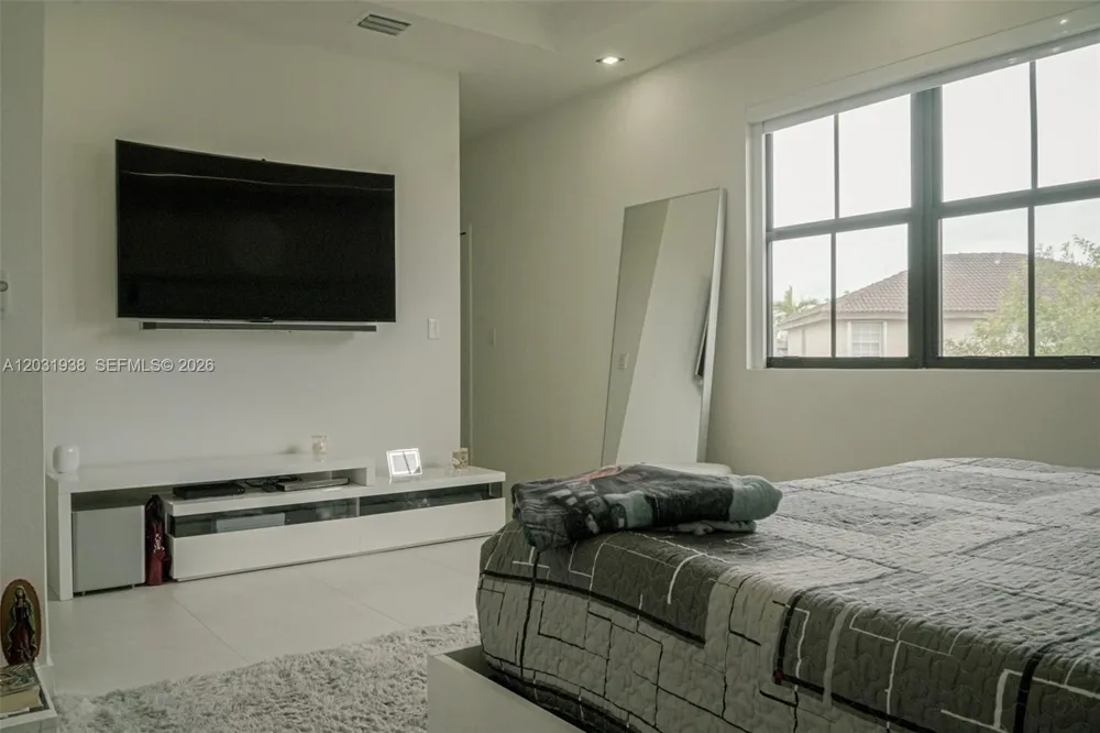 14405 SW 13th Ter Miami, FL 33184