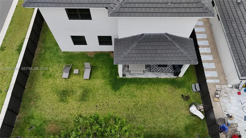14405 SW 13th Ter Miami, FL 33184
