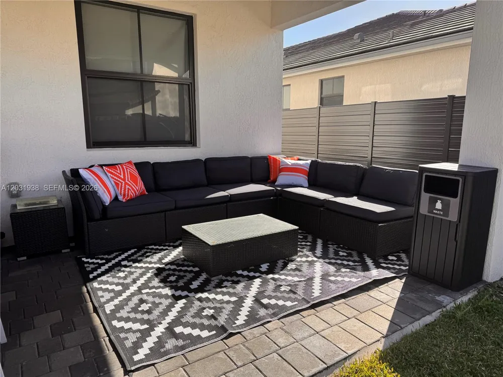 14405 SW 13th Ter Miami, FL 33184